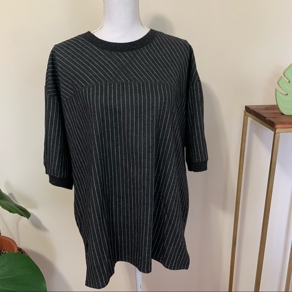 Alysi Tops - Alysi Italian Wool Pinstripe Short Sleeve Crewneck Top in Black and White sz 8